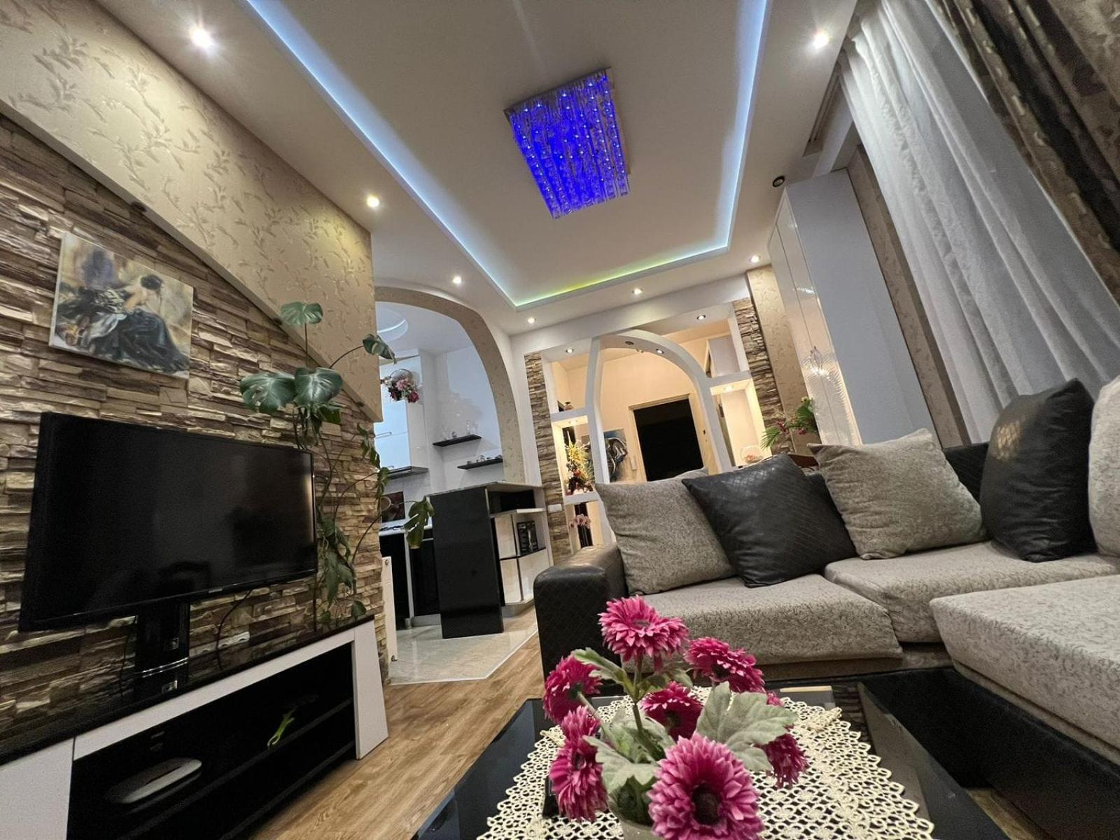 Cozy Apartment In The City Center Mtatsminda Тбілісі Екстер'єр фото