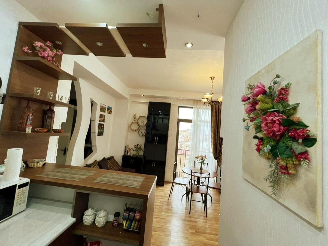 Cozy Apartment In The City Center Mtatsminda Тбілісі Екстер'єр фото