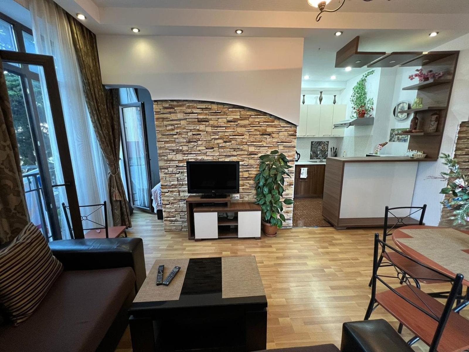 Cozy Apartment In The City Center Mtatsminda Тбілісі Екстер'єр фото
