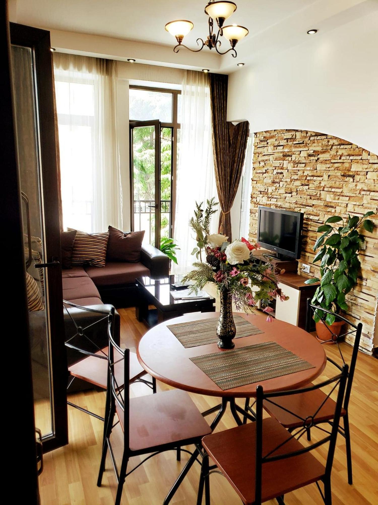 Cozy Apartment In The City Center Mtatsminda Тбілісі Екстер'єр фото