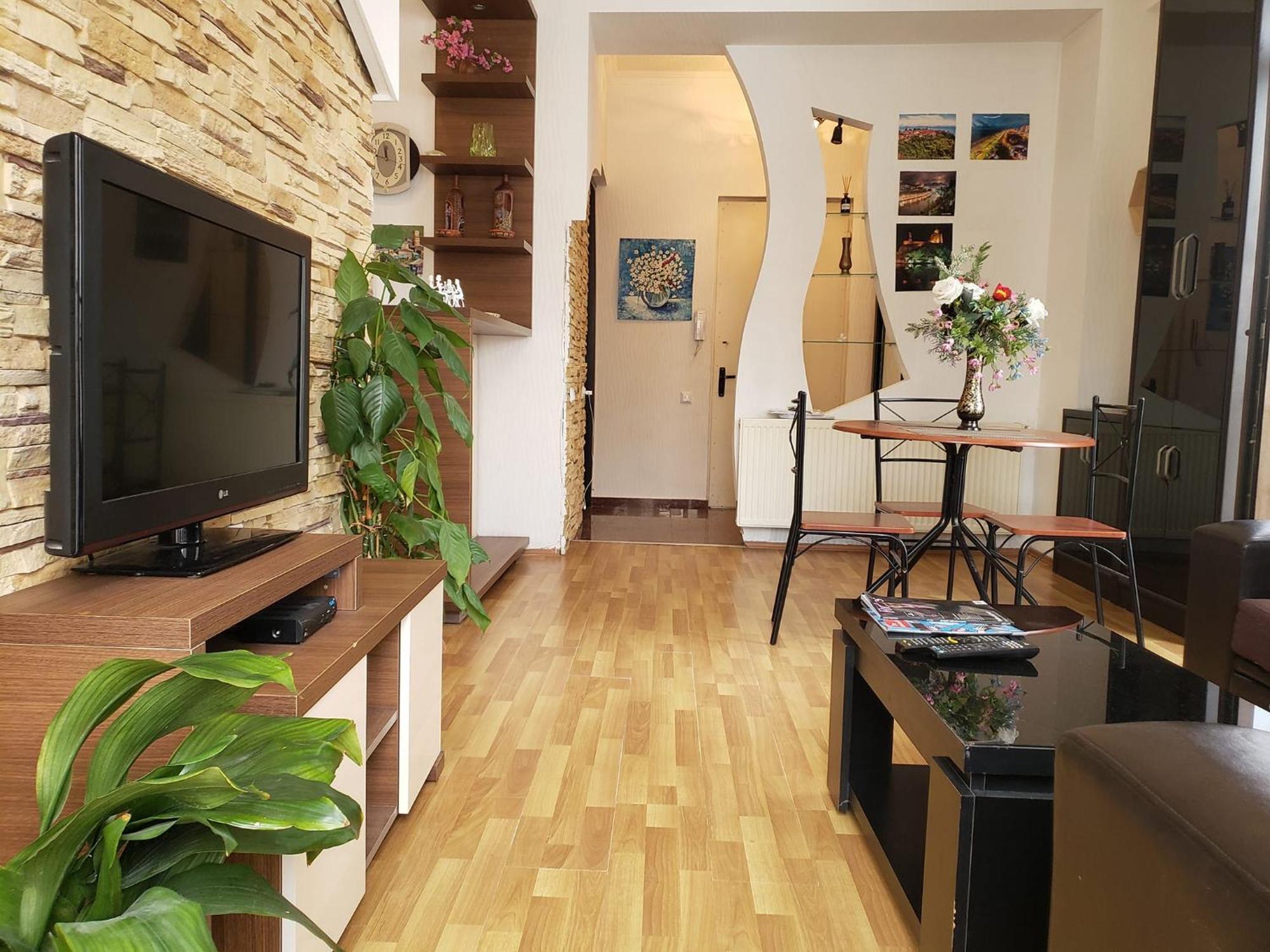 Cozy Apartment In The City Center Mtatsminda Тбілісі Екстер'єр фото