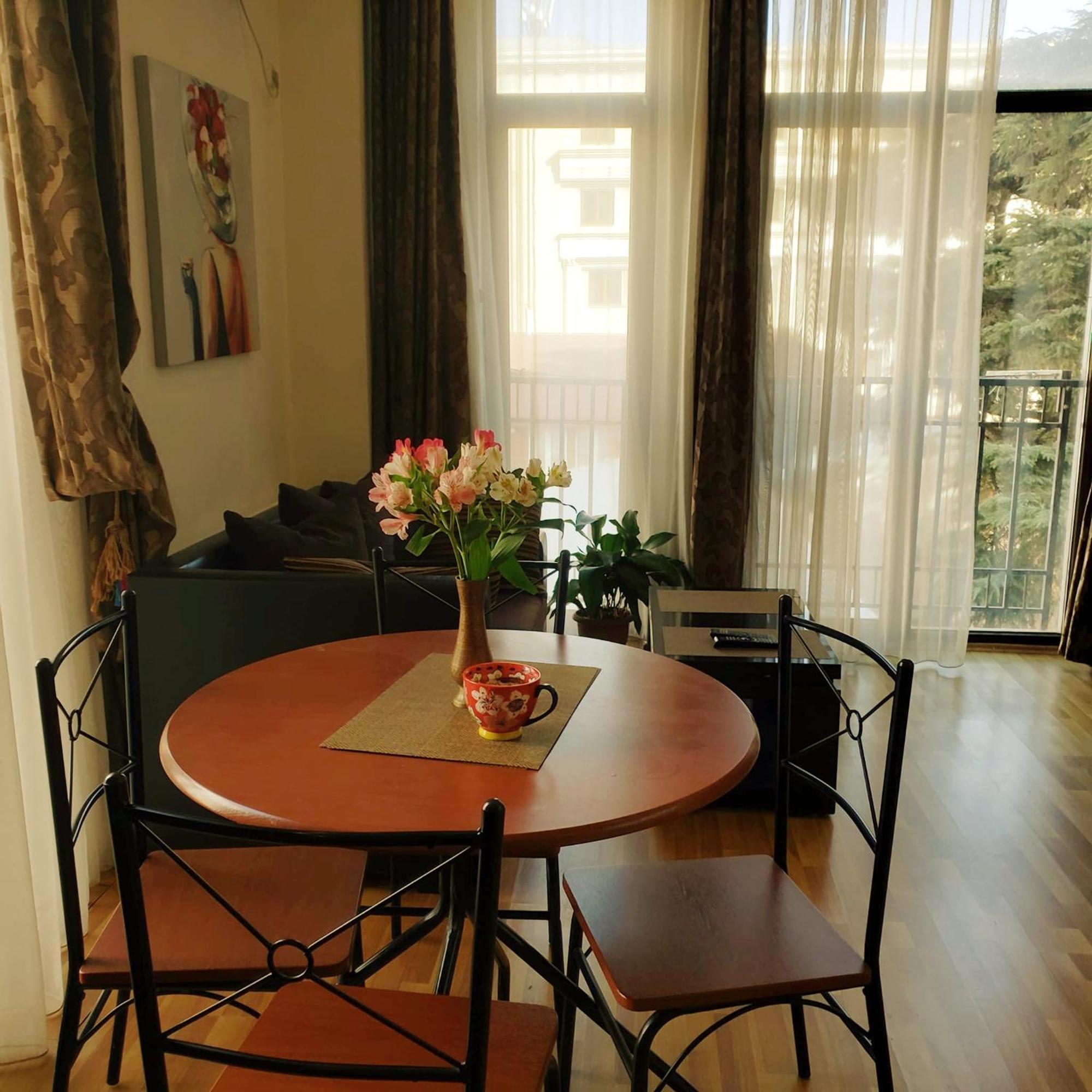Cozy Apartment In The City Center Mtatsminda Тбілісі Екстер'єр фото