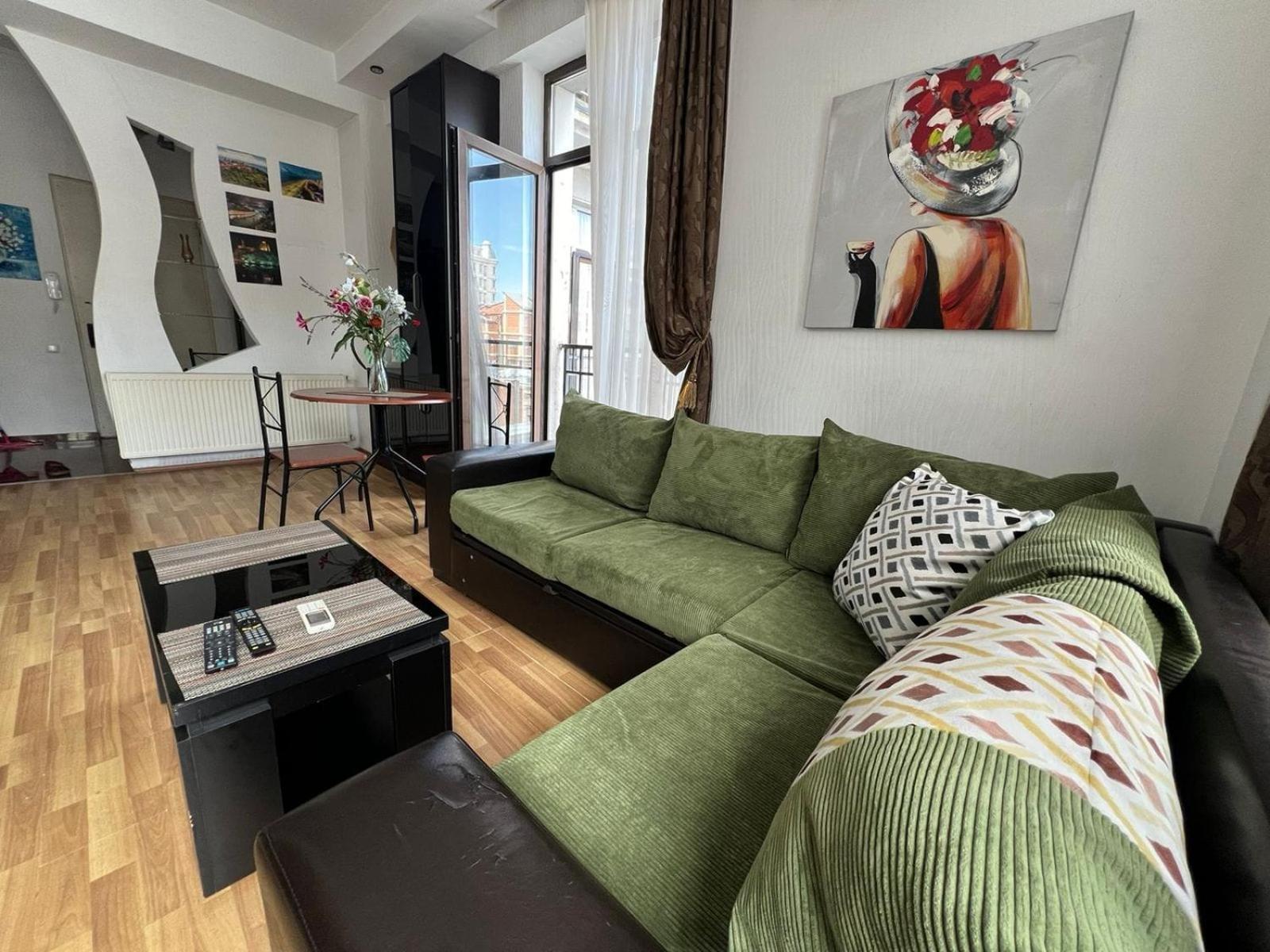 Cozy Apartment In The City Center Mtatsminda Тбілісі Екстер'єр фото