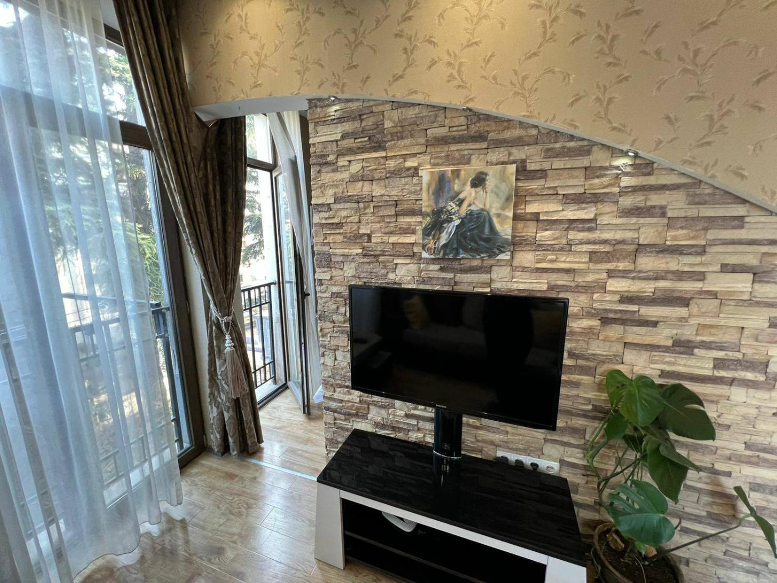 Cozy Apartment In The City Center Mtatsminda Тбілісі Екстер'єр фото