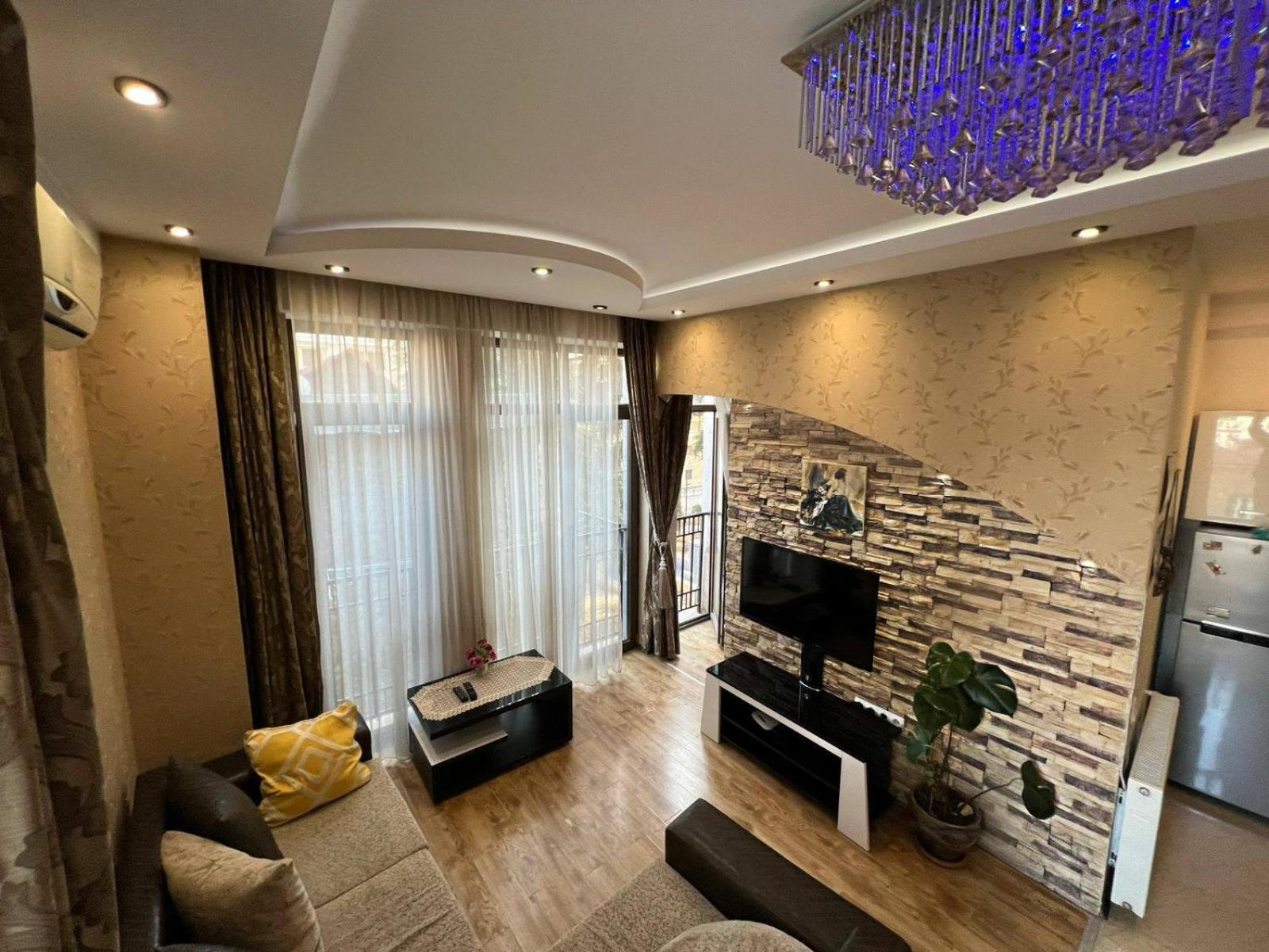 Cozy Apartment In The City Center Mtatsminda Тбілісі Екстер'єр фото